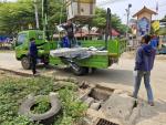 ซ่อมแซมฝาท่อระบายน้ำภายในพื้นที่ตำบลคลองใหญ่